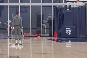 都不敢相信自己眼睛！戈贝尔在训练中底角三分4投3中！